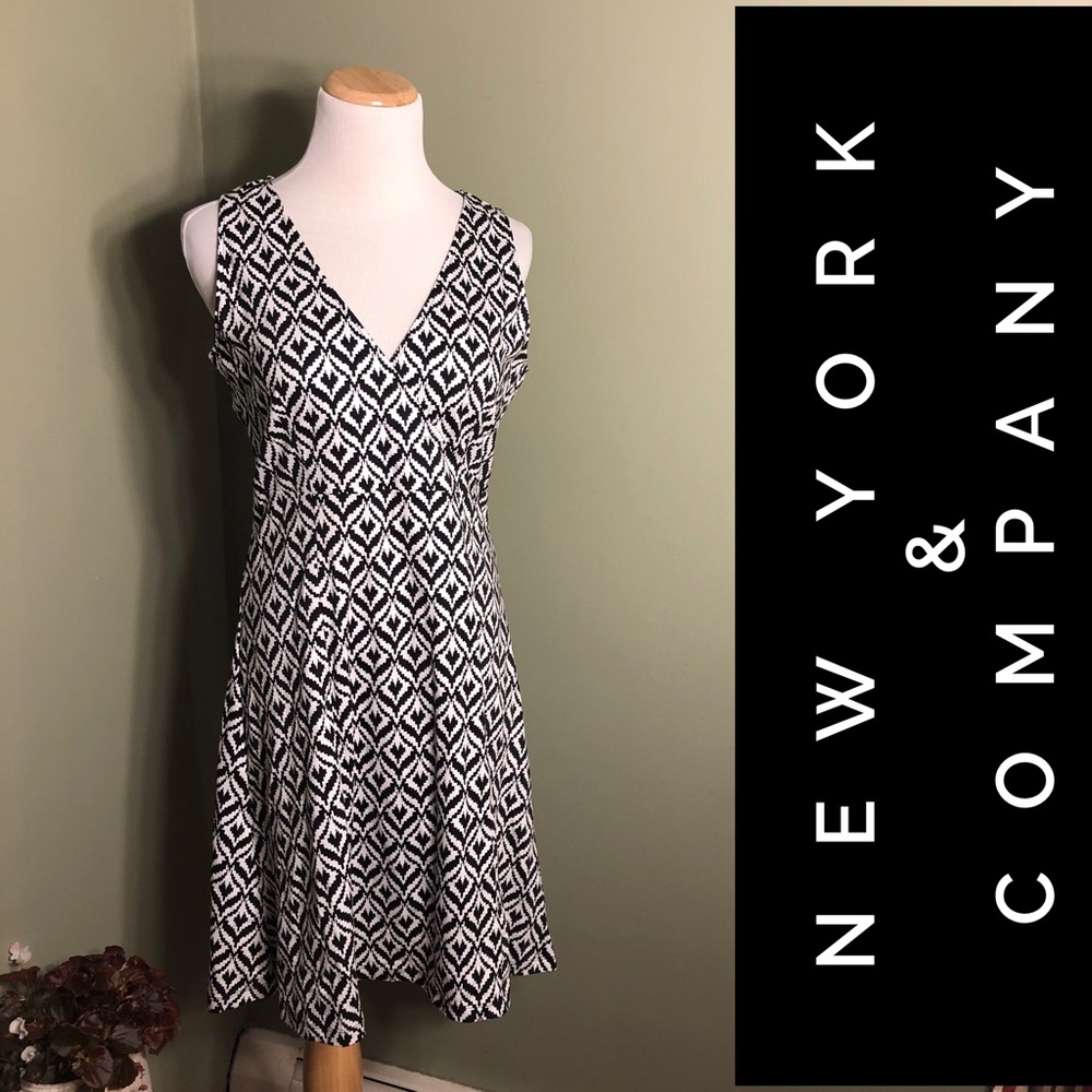 New York & Company Black and White Geometric Midi Dress